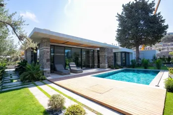 Central Yalikavak beautiful sea view private homes